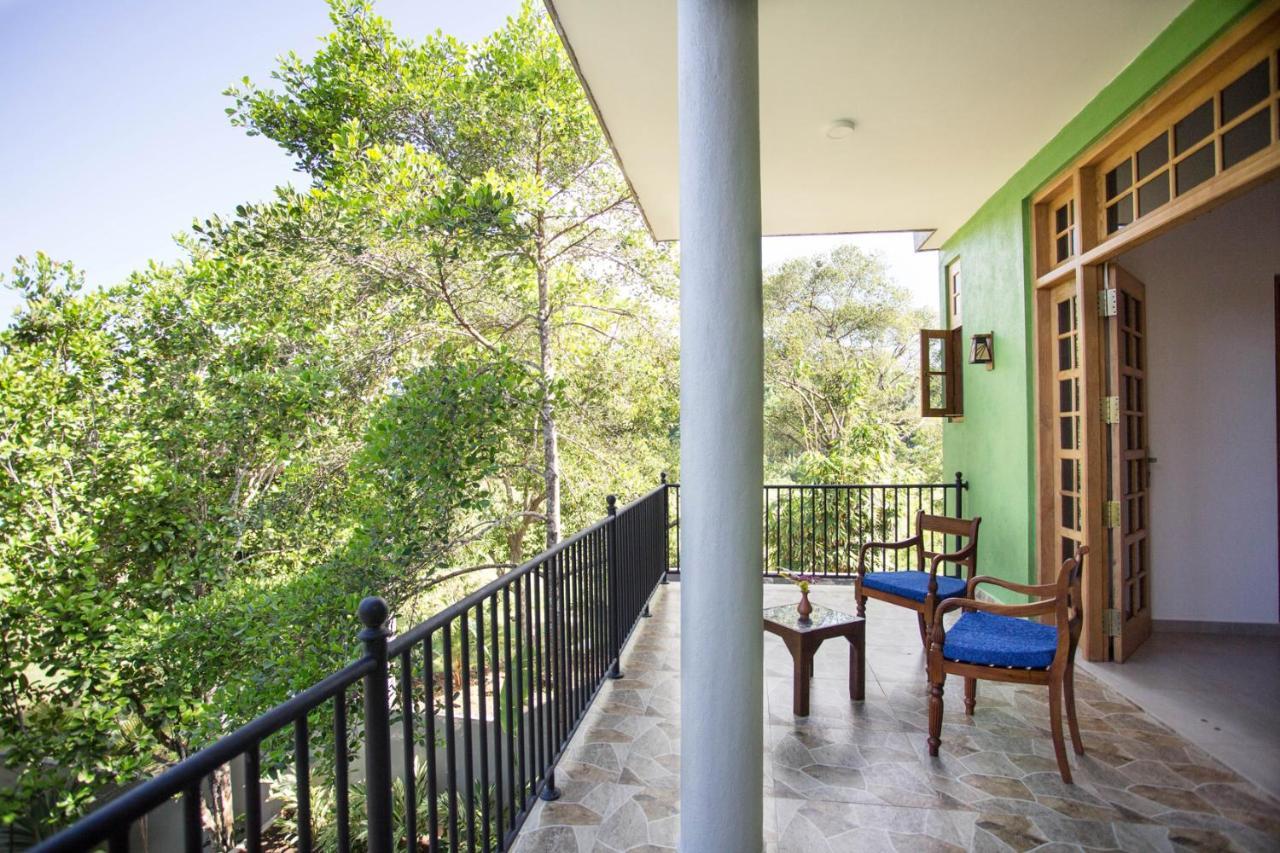 Barefoot Bungalow Hikka Hikkaduwa Εξωτερικό φωτογραφία