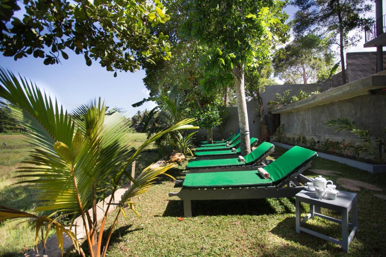 Barefoot Bungalow Hikka Hikkaduwa Εξωτερικό φωτογραφία