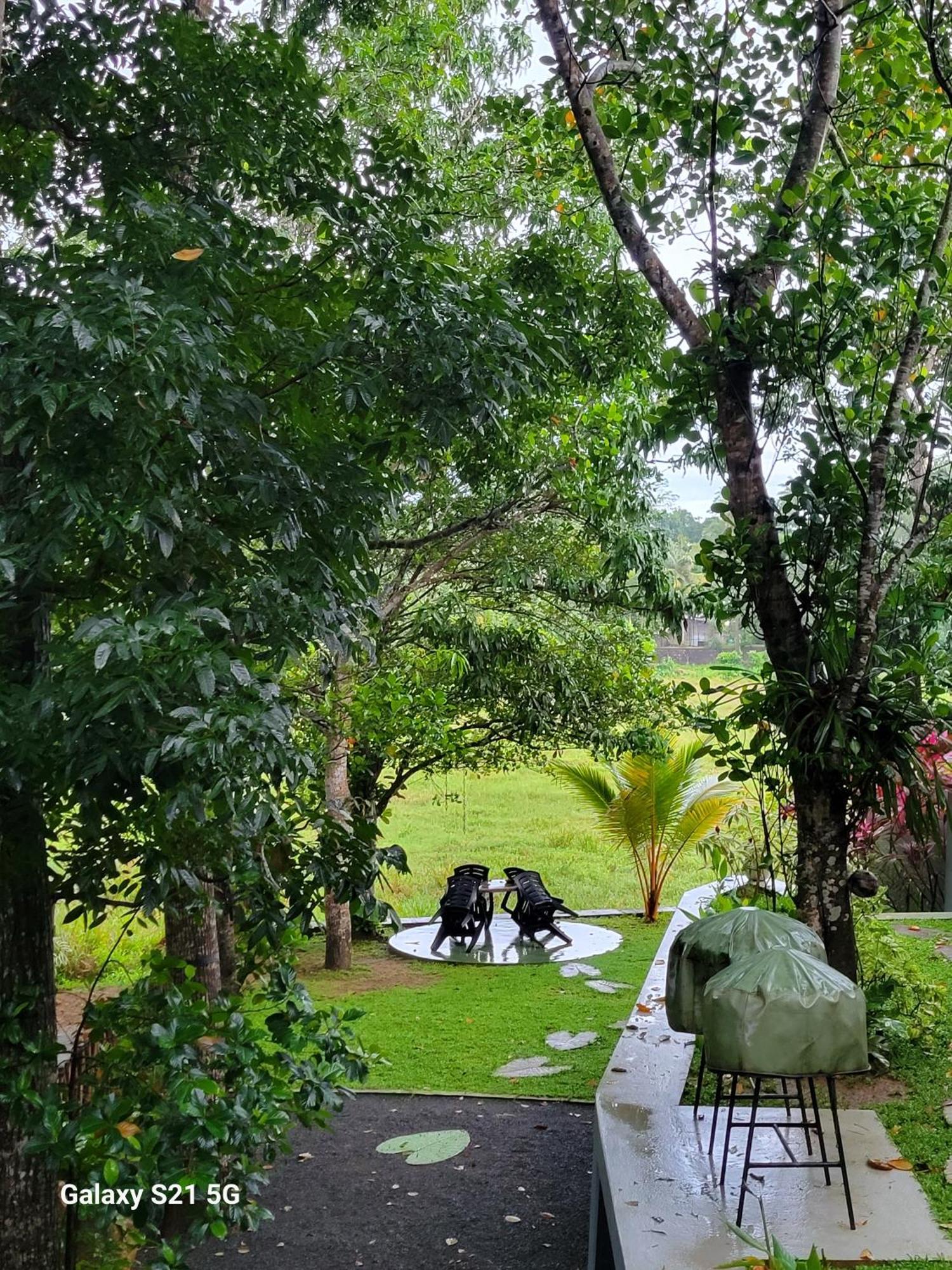 Barefoot Bungalow Hikka Hikkaduwa Εξωτερικό φωτογραφία